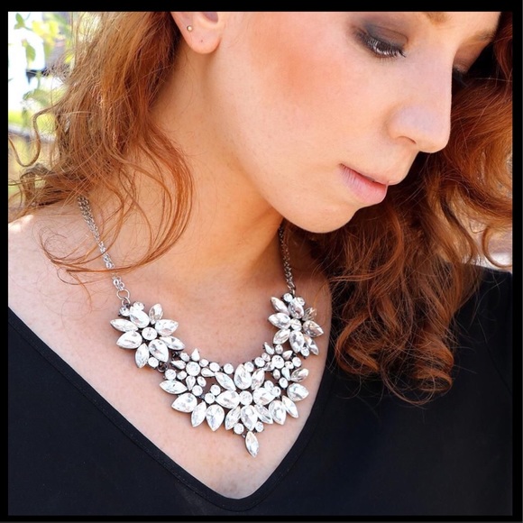 Amrita Signh Veronica Crystal Necklace Blue - Picture 2 of 2